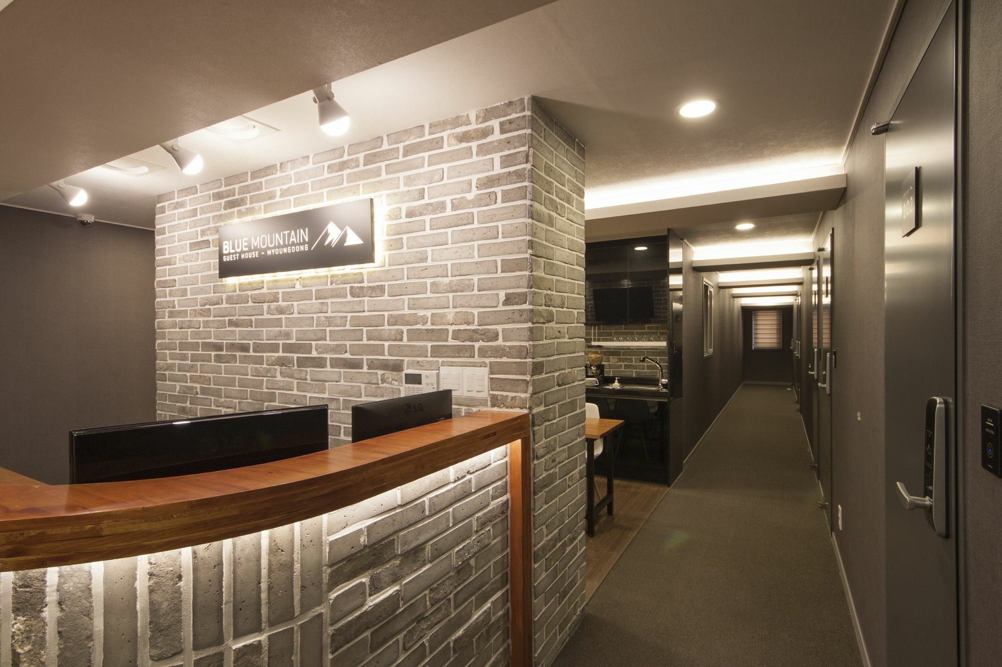 Blue Mountain Myeong-Dong Otel Seul Dış mekan fotoğraf